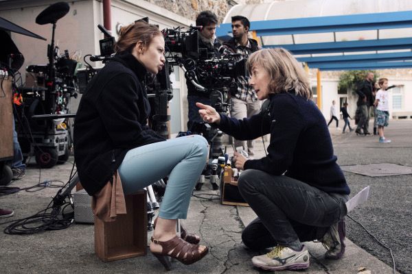 Actress Sara Forestier and director Hélène Angel on the set of Elementary